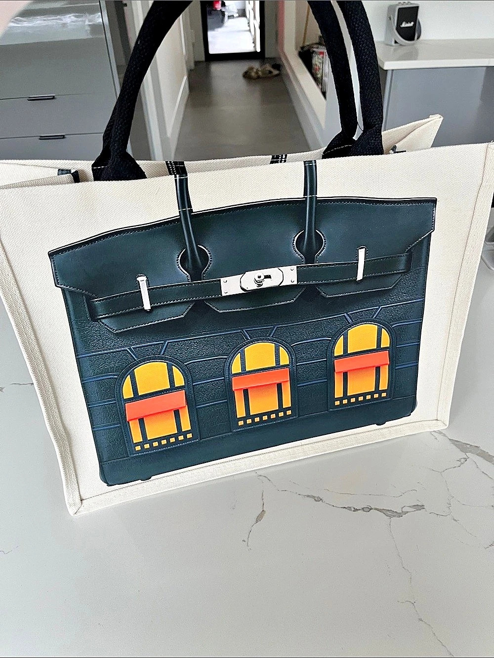 Geometric Tote in Black & White Like New